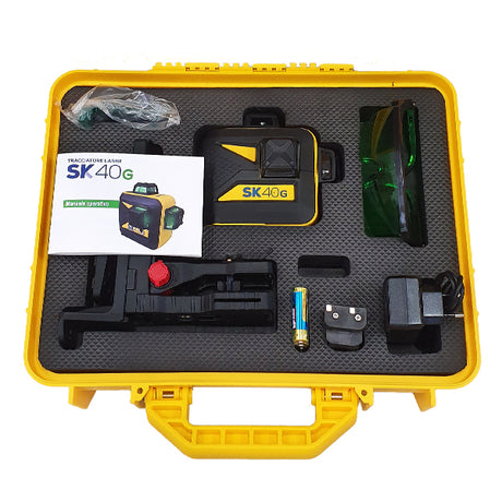 Valigetta gialla aperta contenente tracciatore, occhiali protettivi, carica batterie, batterie, staffa multifuzione a muro