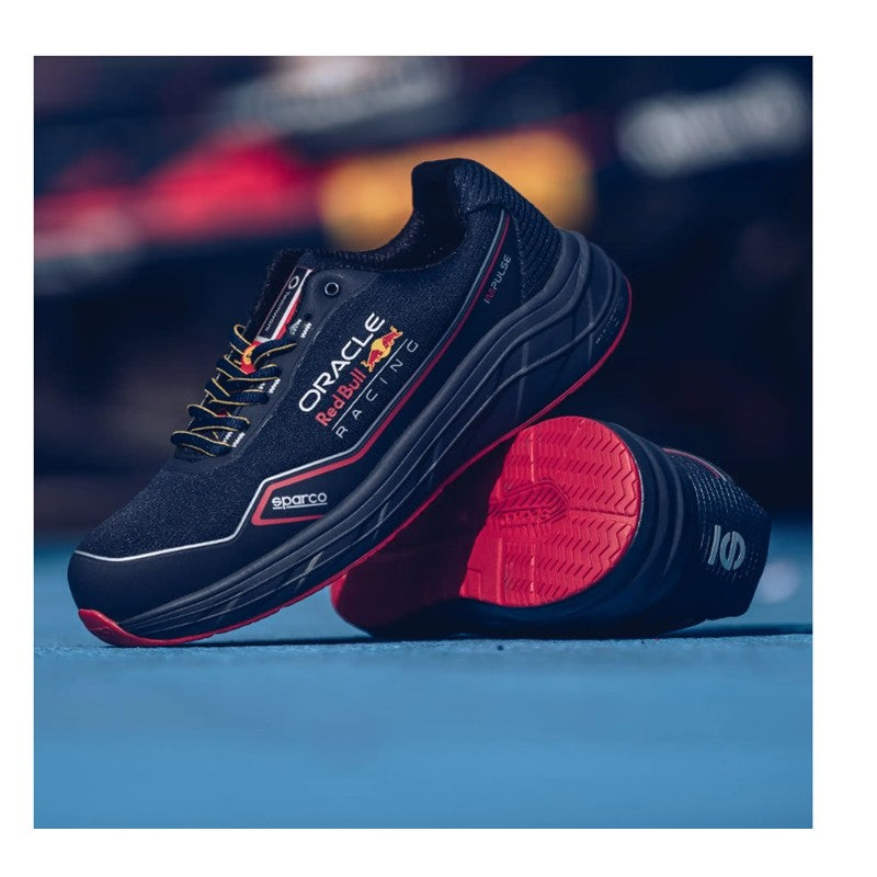 scarpe da lavoro nere, rosse, bianche con logo oracle Redbull Racing