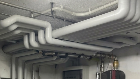 curve in pvc su tubi isolanti in impianto termico